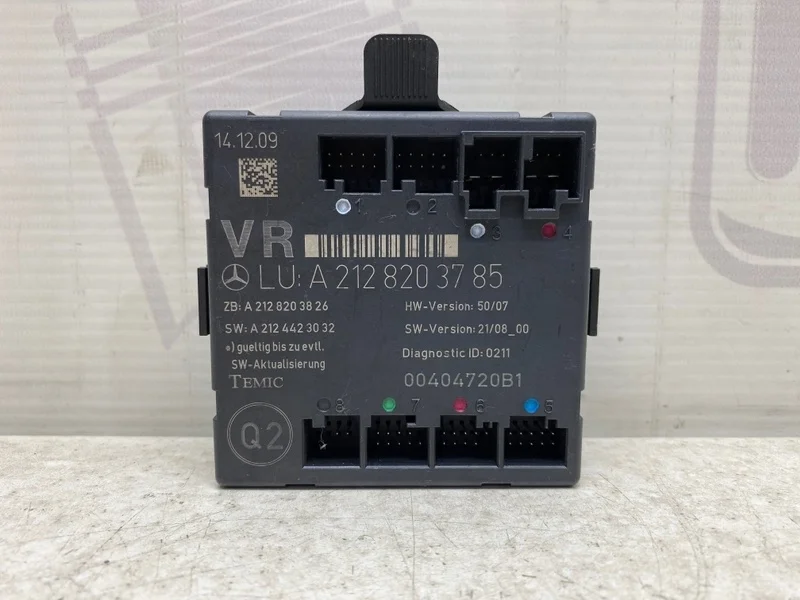 Блок управления передней правой двери Mercedes-benz 2010 W204