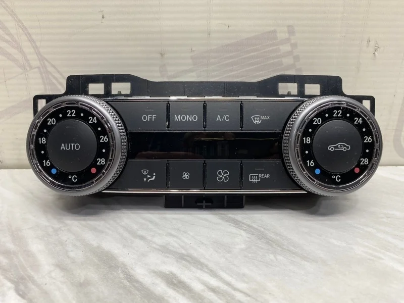 Блок управления климатом Mercedes-benz 2007 W204