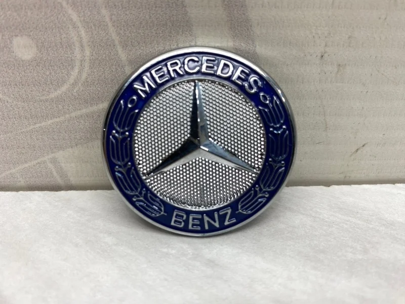 Эмблема решетки радиатора Mercedes-benz W221