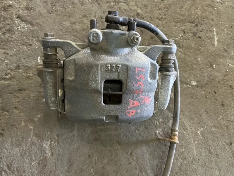 Суппорт передний правый Mitsubishi L200 (2006-2015) 2008 4605A202 2.5 D 4D56