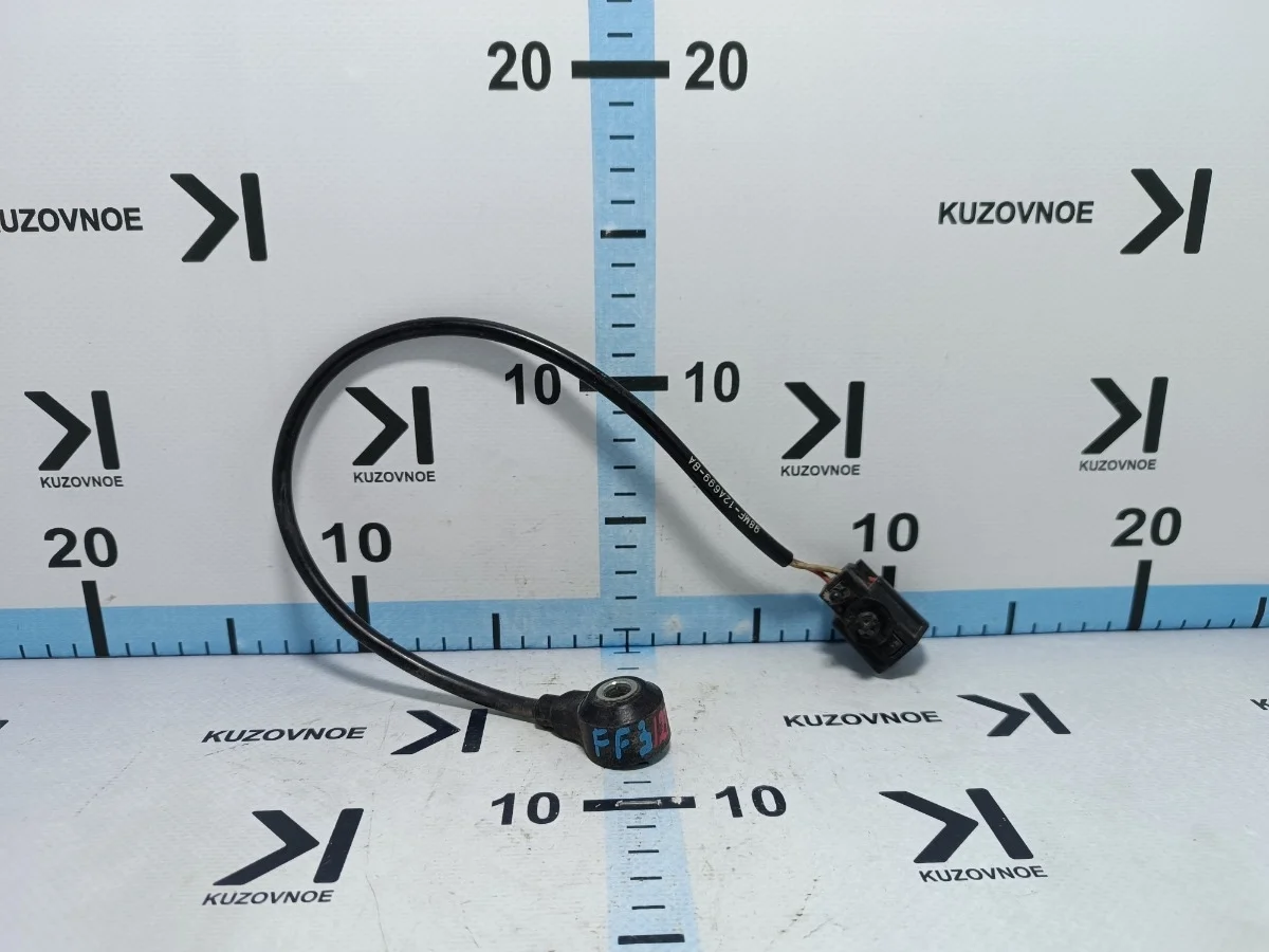 Датчик детонации Ford Focus 2015 CB8