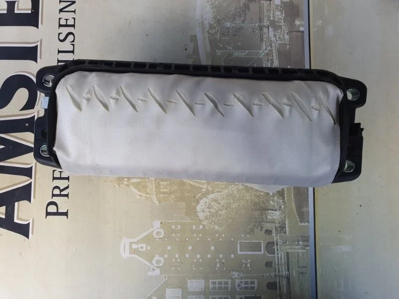 Подушка безопасности пассажира Volkswagen Touareg 2010-2014 NF