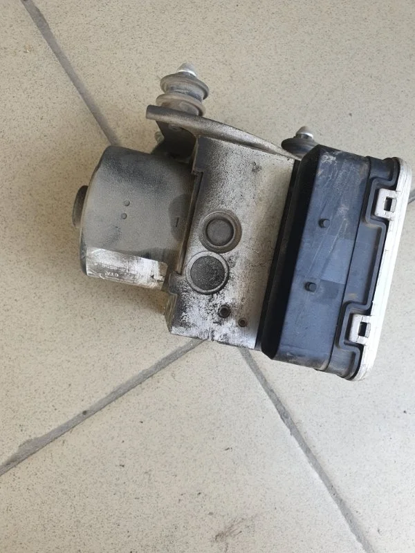 Блок abs Volkswagen Touareg 2010-2014 NF