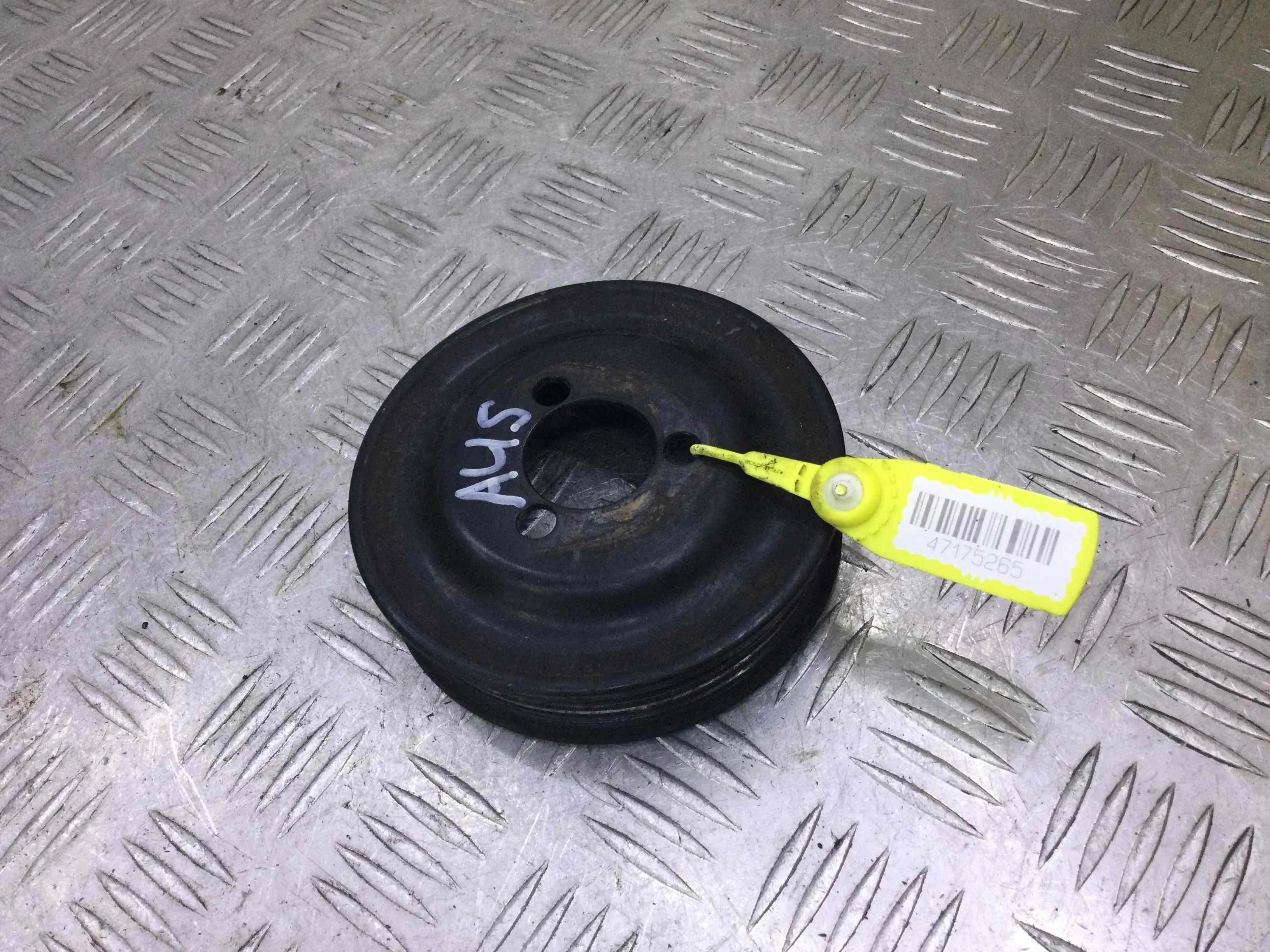 Шкив насоса гидроусилителя Volkswagen Golf 4 поколение (1997-2004) бензин 1.6 i Механика Х/б