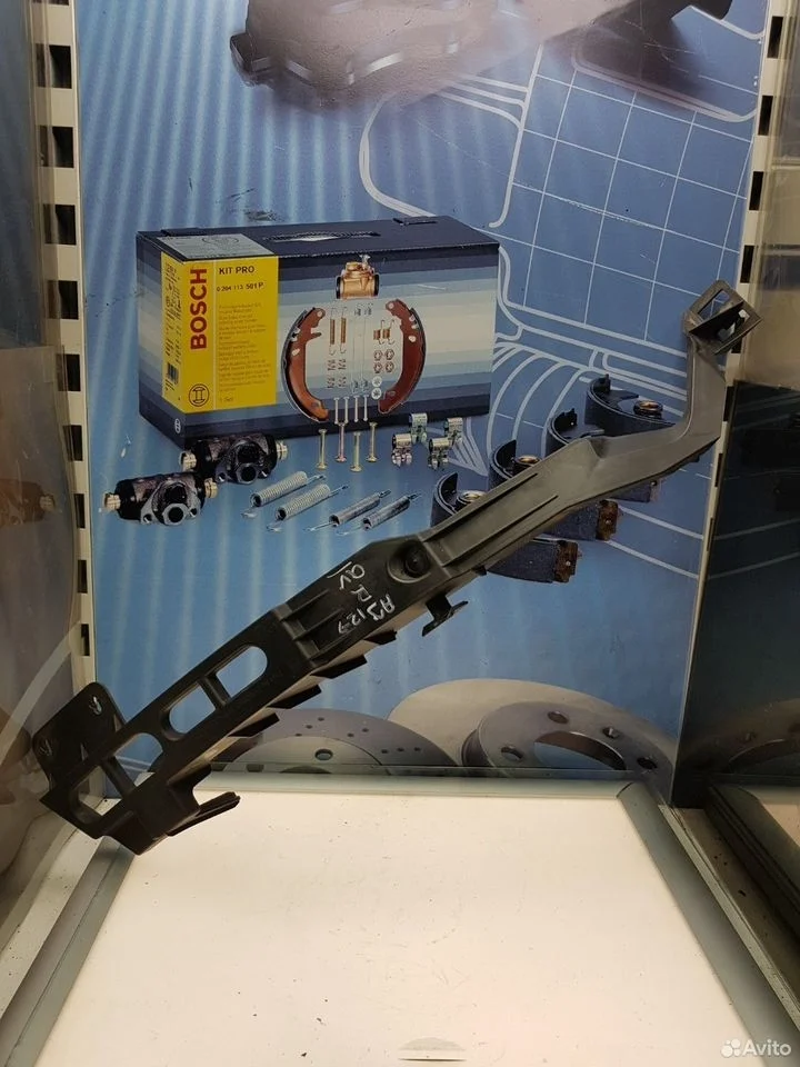 Опора переднего бампера правая opel astra j 2013