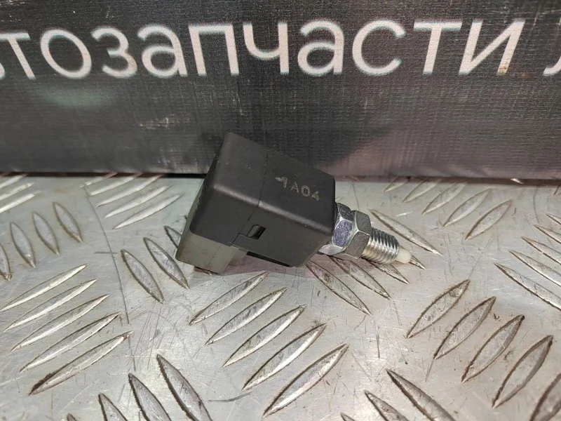 Датчик стоп сигнала Kia Ceed 2011 938103K000 ED УНИВЕРСАЛ G4GC