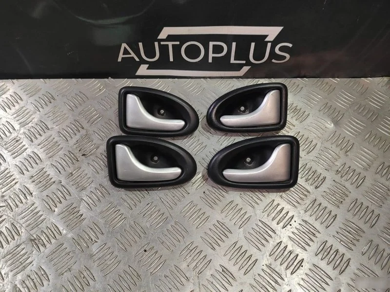 Внутренние ручки дверей Renault Logan 2004-2016 7700830079 1.6