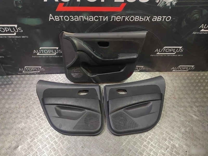 Дверные карты Hyundai Elantra 2005-2011 823202H000 HD 1.6