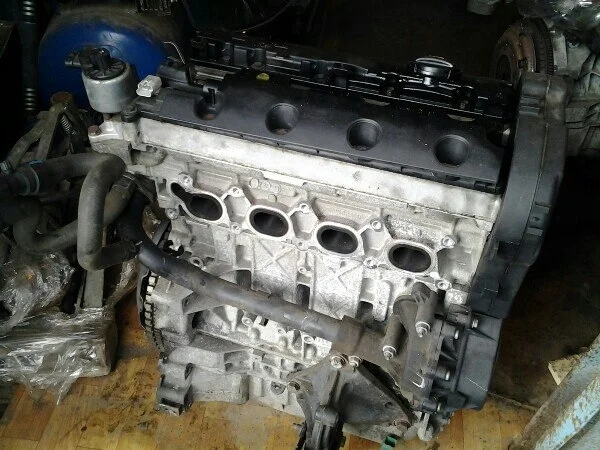 Двигатель Peugeot 206 7674083 RFN JHGFD