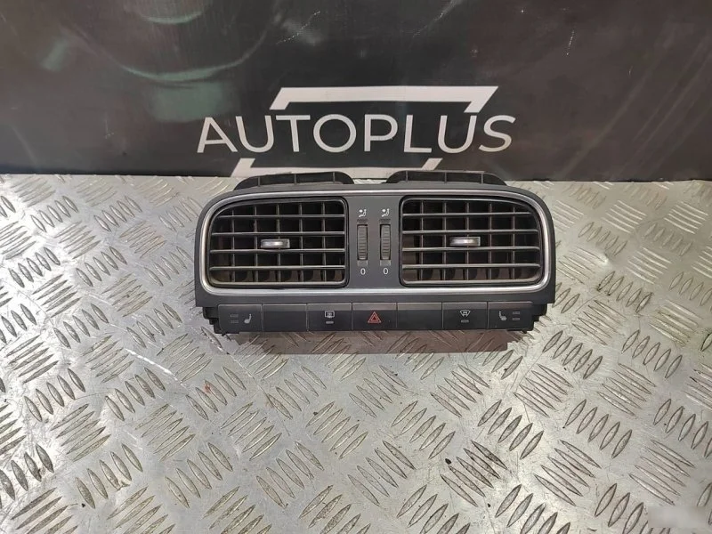 Дефлектор центральный Volkswagen Polo 5 6RF819728 1.6