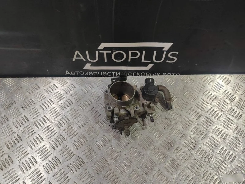 Дроссельная заслонка Nissan Maxima 161192Y110 A33 2.0