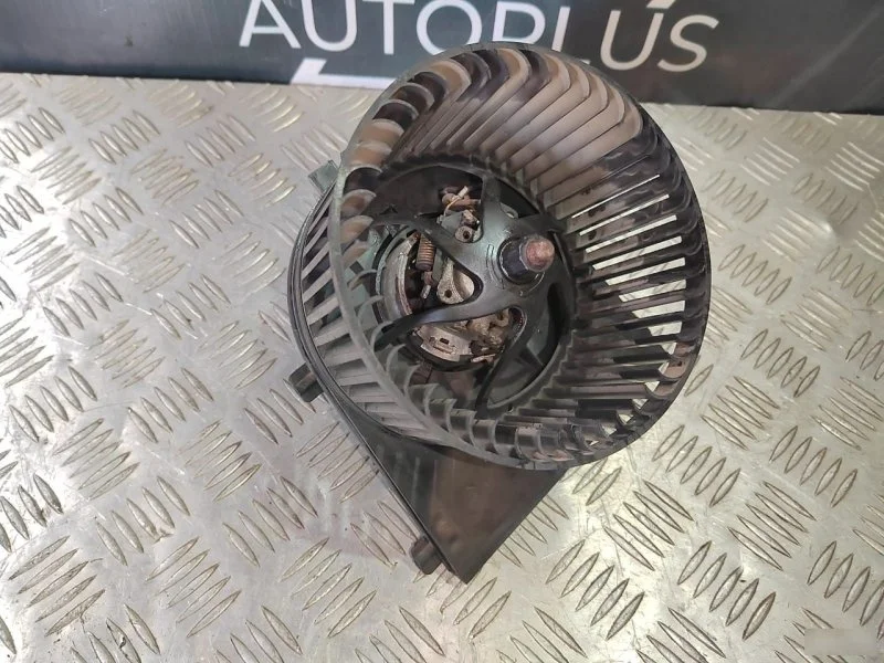Моторчик печки Volkswagen Jetta 4 1999-2005 1J1819021C 2.0