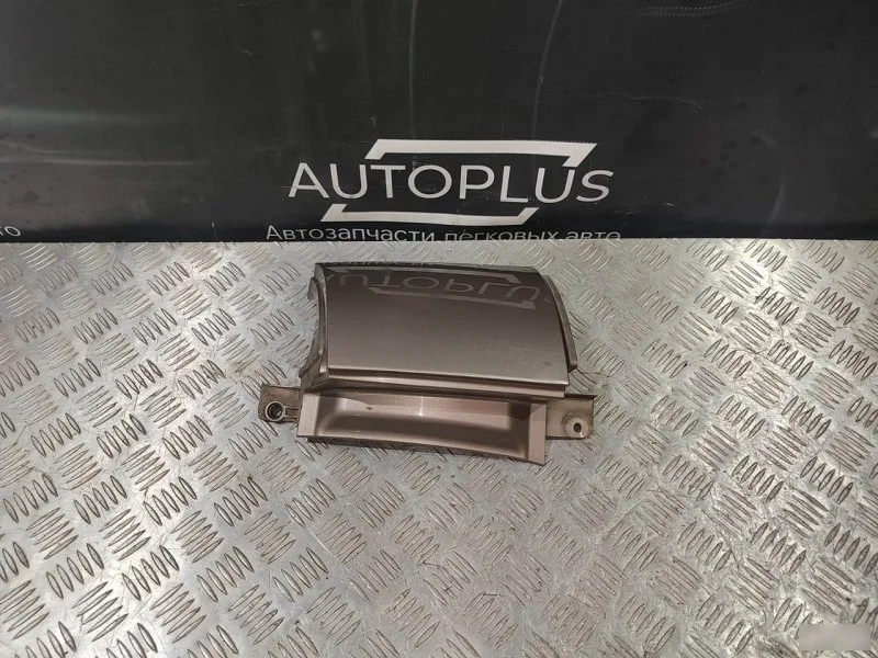 Планка под фонарь Nissan Note 2005-2013 781289U00H 1.6, правая