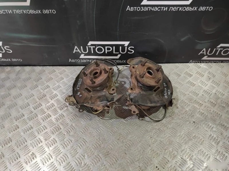 Поворотные кулаки Toyota Corolla 4321119015 E120 1.6