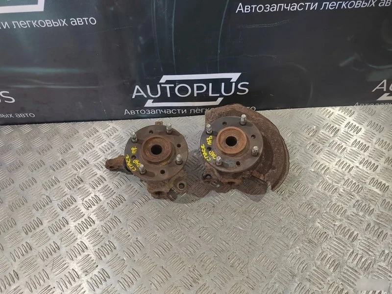 Поворотный кулак Mitsubishi Space Star MR369681 1.6