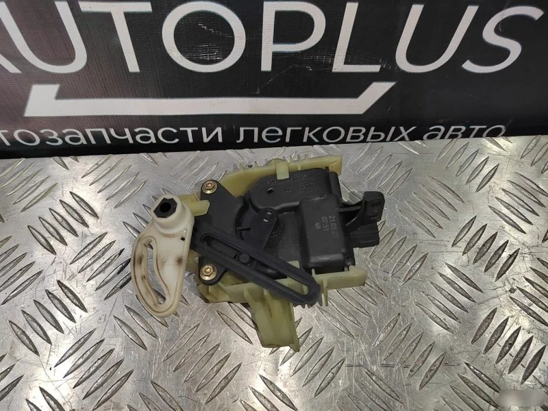 Сервопривод заслонки печки Volkswagen Passat B5 8D1820511E 1.8