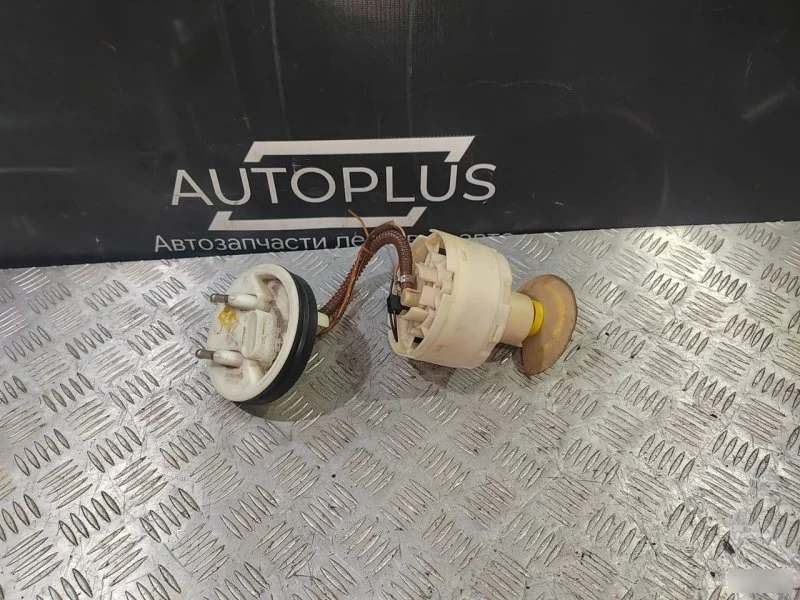 Топливный насос Volkswagen Passat B5+ 8E0906087D 1.8