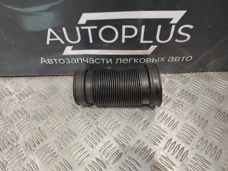 Патрубок воздушного фильтра Audi A4 1998 8D0129627 B5 AGA