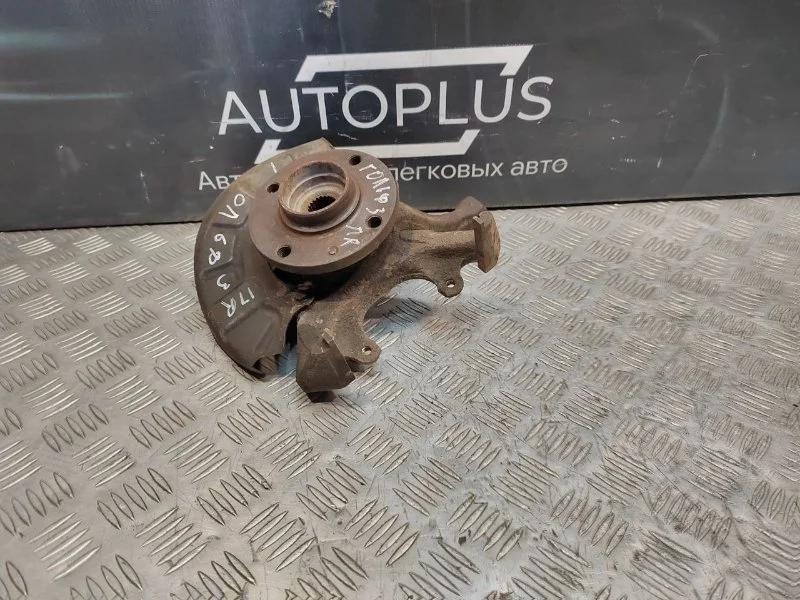 Кулак поворотный Volkswagen Golf 3 191407256C ХЭТЧБЕК 1.8 AAM, передний правый