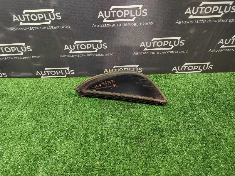 Форточка Nissan Maxima 822622Y970 A33, задняя правая