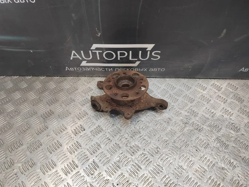 Кулак поворотный Mercedes Benz C 230 A2033503408 2.3 M 111.974, задний левый