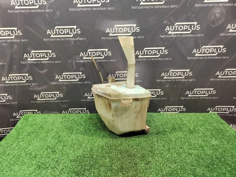 Бачок стеклоомывателя Nissan Almera 1995-2000 2891061Y00 N15 GA16