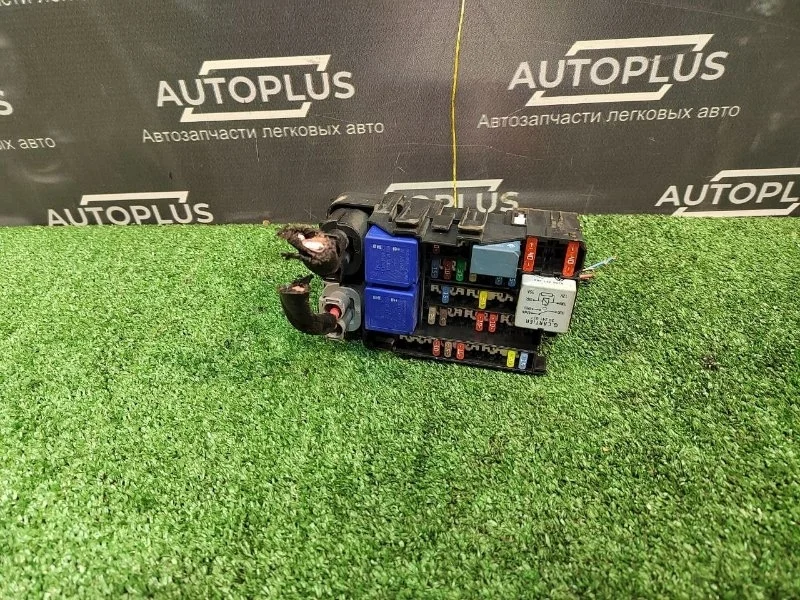 Блок предохранителей Renault Megane 2010 243880001R ХЭТЧБЕК K4M 838
