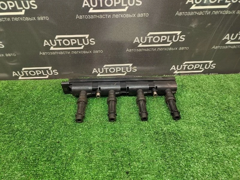 Катушка зажигания Opel Corsa D 2006-2011 55579072 A12XER
