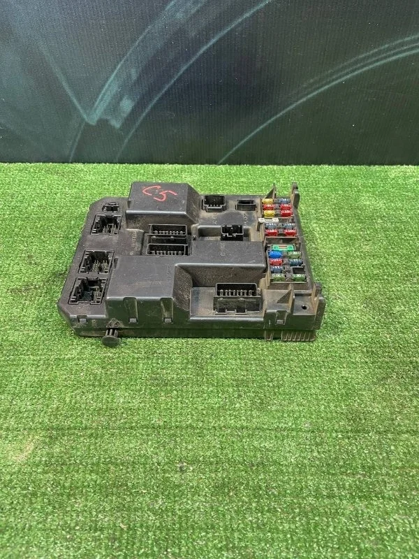 Блок предохранителей Citroen C5 2003 9651197580 ХЭТЧБЕК 2.0 16V RFN(EW10J4)