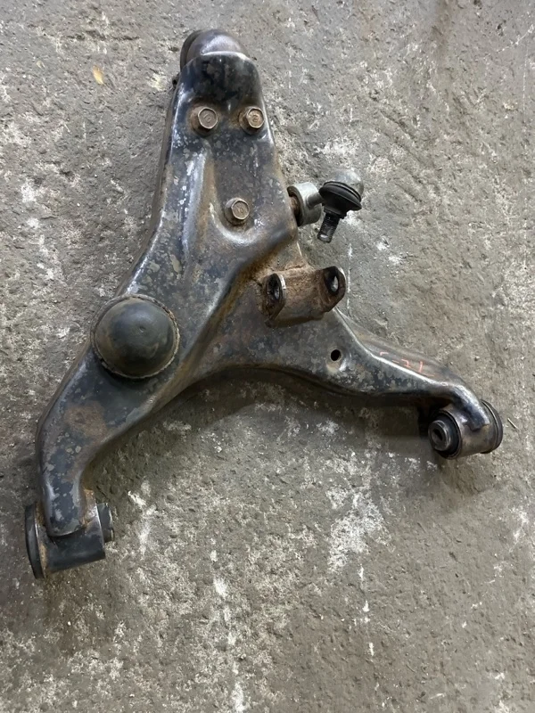 Рычаг передний нижний левый Mitsubishi L200 (2015-2022) 2015 4013A471 ПИКАП 2.4 D 4N15