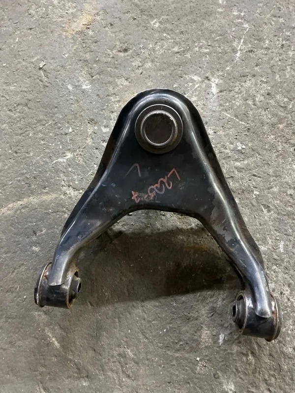 Рычаг передний левый Mitsubishi L200 (2015-2022) 2015 4010A147 ПИКАП 2.4 D 4N15