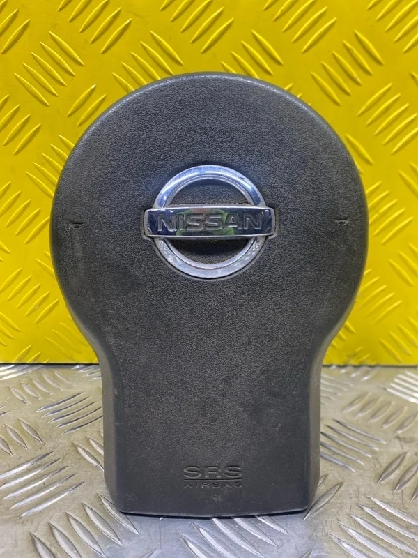 Подушка безопасности водителя Nissan Navara (D40) 2004-2015 2010 98510EB302 2.5 D YD25DDTI