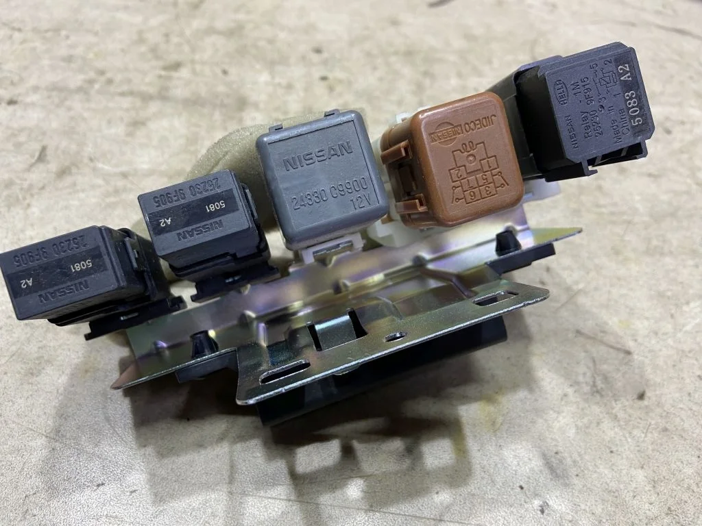 Реле  Nissan Qashqai J11 24330C9900