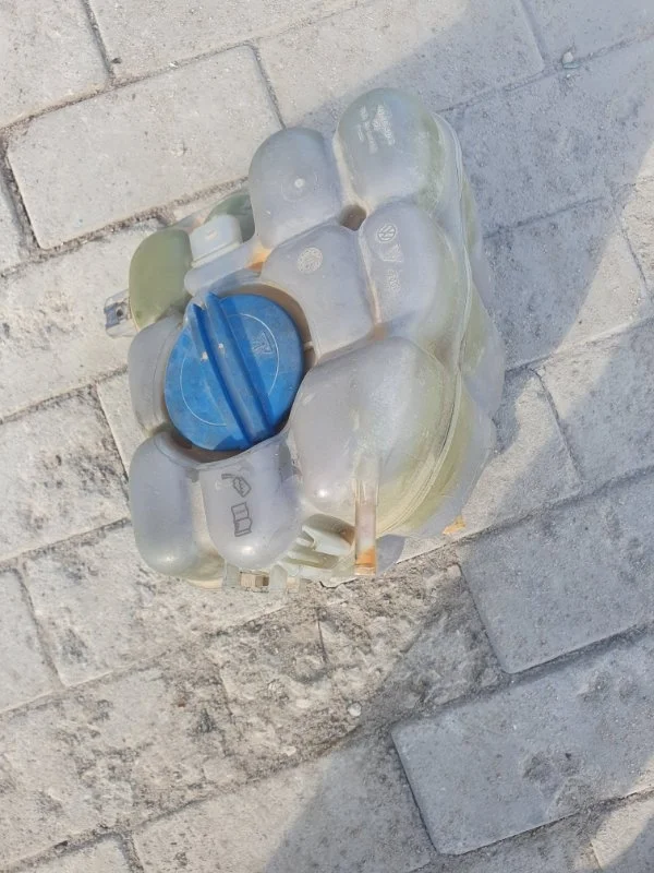 Бачок расширительный Volkswagen Touareg 2010-2014 NF