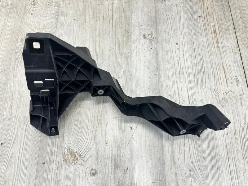 Кронштейн крепления фары Audi Q7 2020- 4M