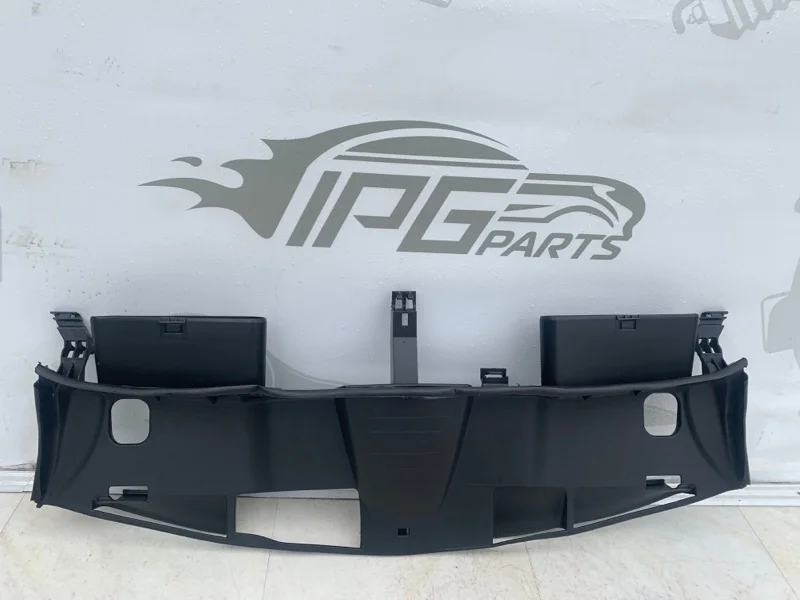 Воздуховод на передней панели Mercedes-benz W212