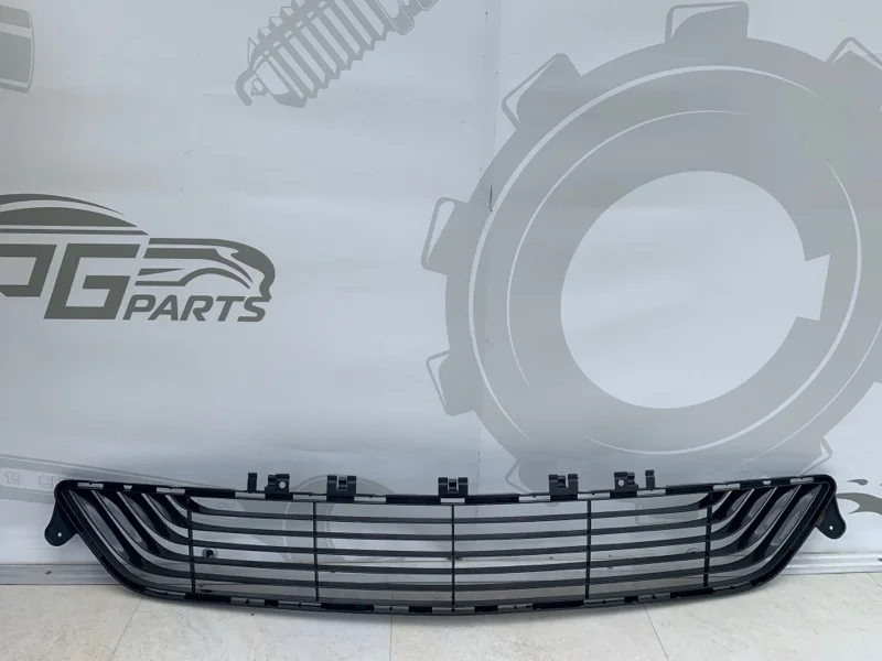 Решетка переднего бампера Mercedes-benz W212