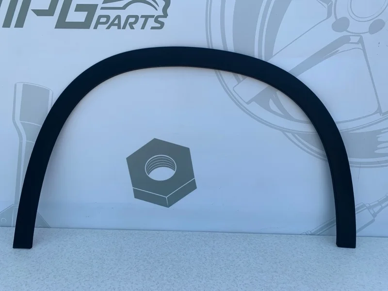 Накладка переднего правого крыла Mercedes-benz GLA X156