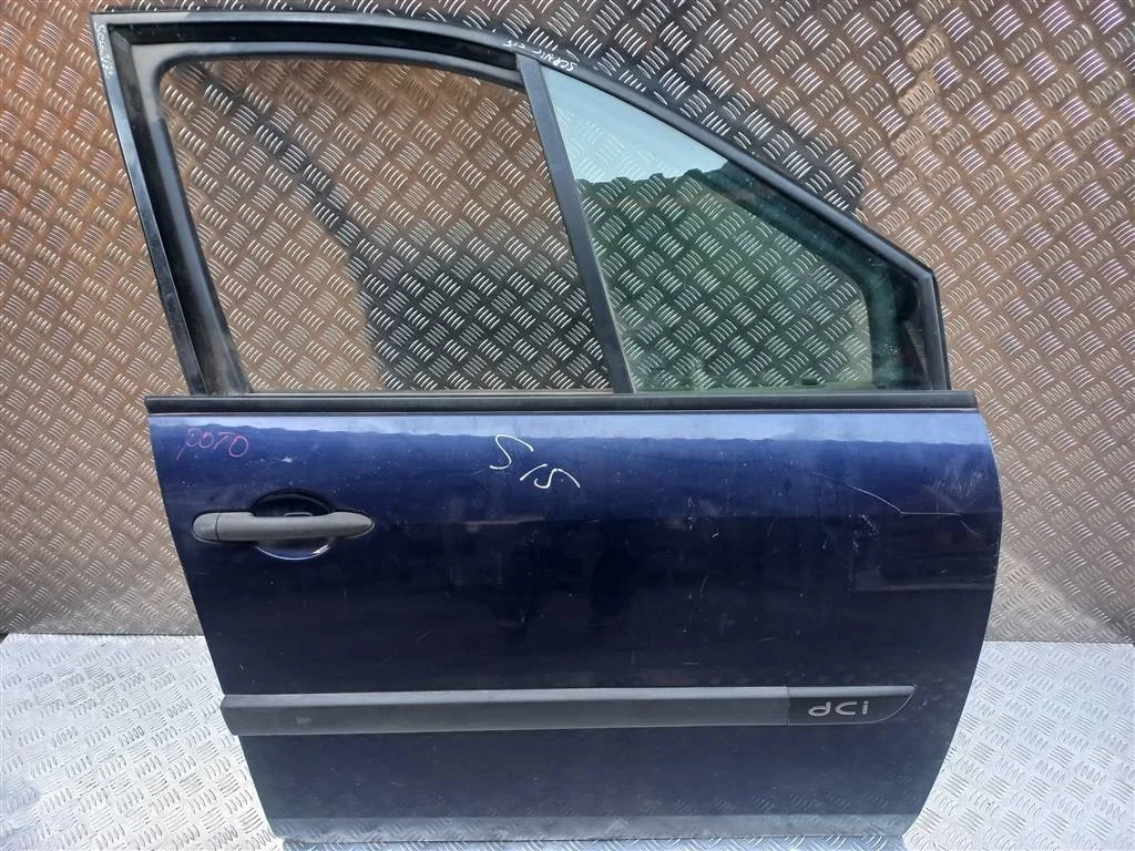 Дверь передняя правая Renault Scenic II (2003—200