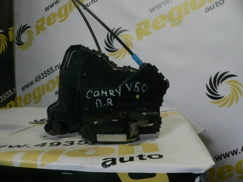 Замок двери передней правой TOYOTA Camry V40 2006-2011 6903033290