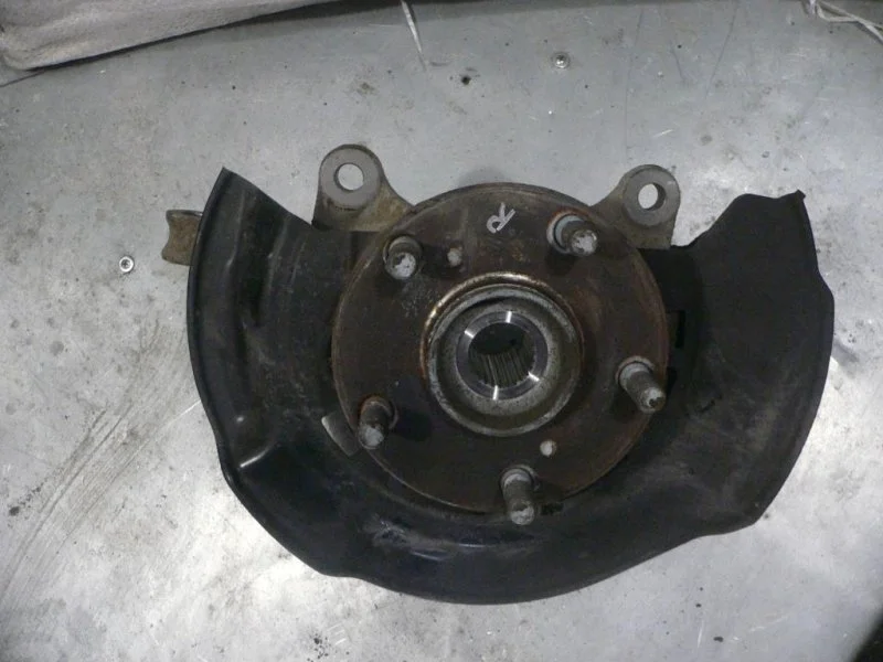 Кулак поворотный передний правый TOYOTA RAV 4 2006-2013 2010 4321142080 3ZR FAE