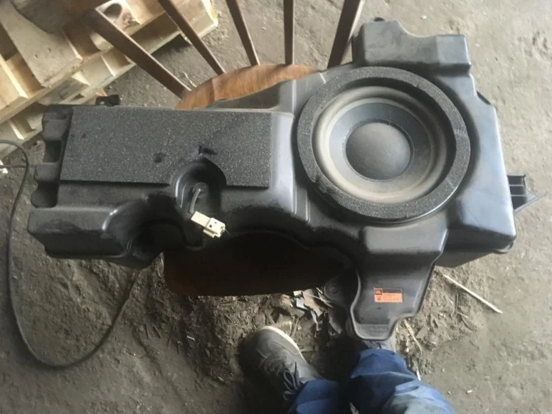 Сабвуфер TOYOTA LAND CRUISER 200 861500W110