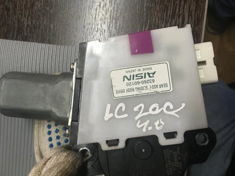 Моторчик люка TOYOTA LAND CRUISER 200 6326060120