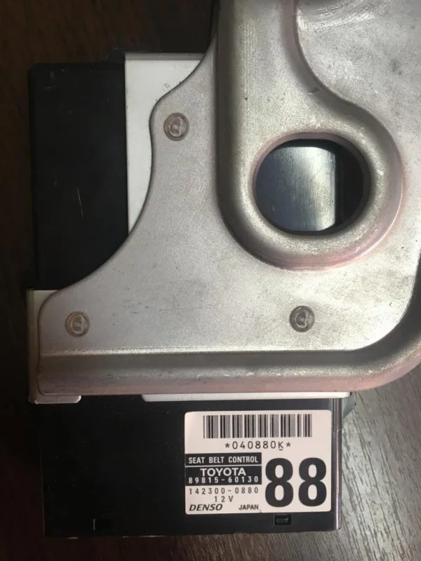 Блок управления ремнями безопасности TOYOTA LAND CRUISER 200 2015 8981560130 4.5