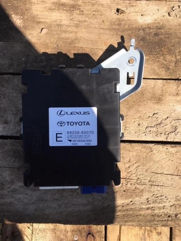 Блок computer multiplex network body Lexus Lx570 2017 8922660070 5.7