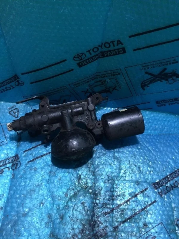 Клапан гидроподвески Lexus LX570 2010 4803060010 5.7