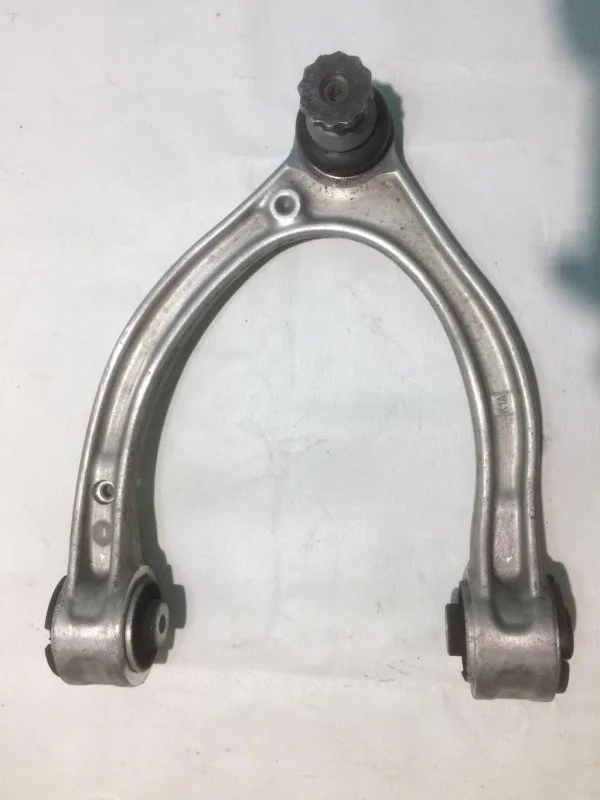 Рычаг передний верхний левый Mercedes-Benz W213 E-Klasse 2016> 2017 A2053305501