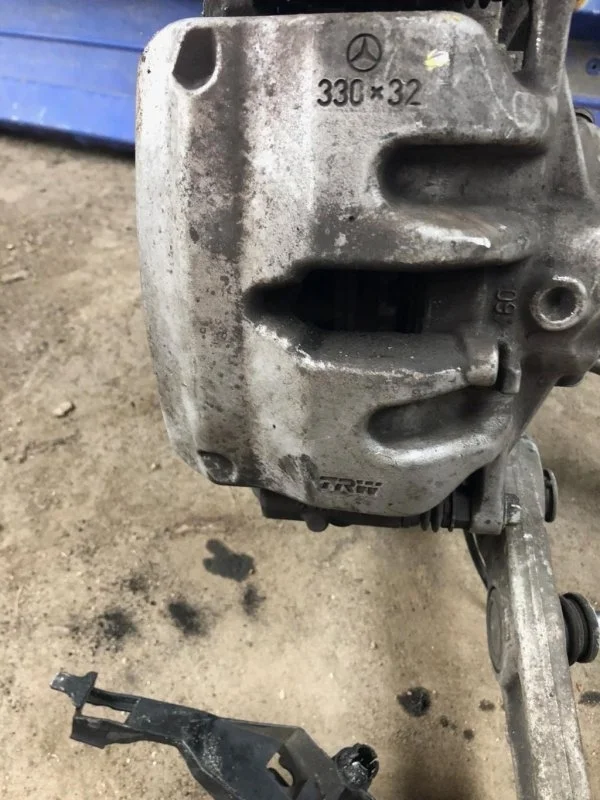 Суппорт тормозной MERCEDES-BENZ W213 E-Klasse 2016> 2017 A0004210000, передний левый