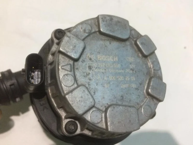 Насос охлаждающей житкости MERCEDES-BENZ W213 E-Klasse 2016> 2017 A0005002686