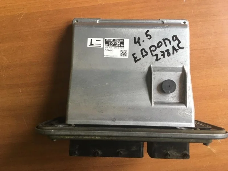 Блок управления двигателем Toyota Land Cruiser 200 8966160K30